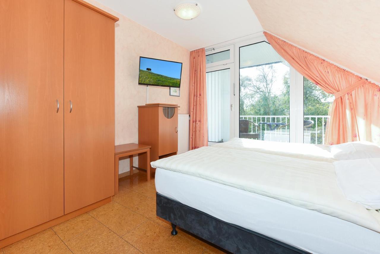 Hotel-Pension Altes Siel بينسيرسيال المظهر الخارجي الصورة