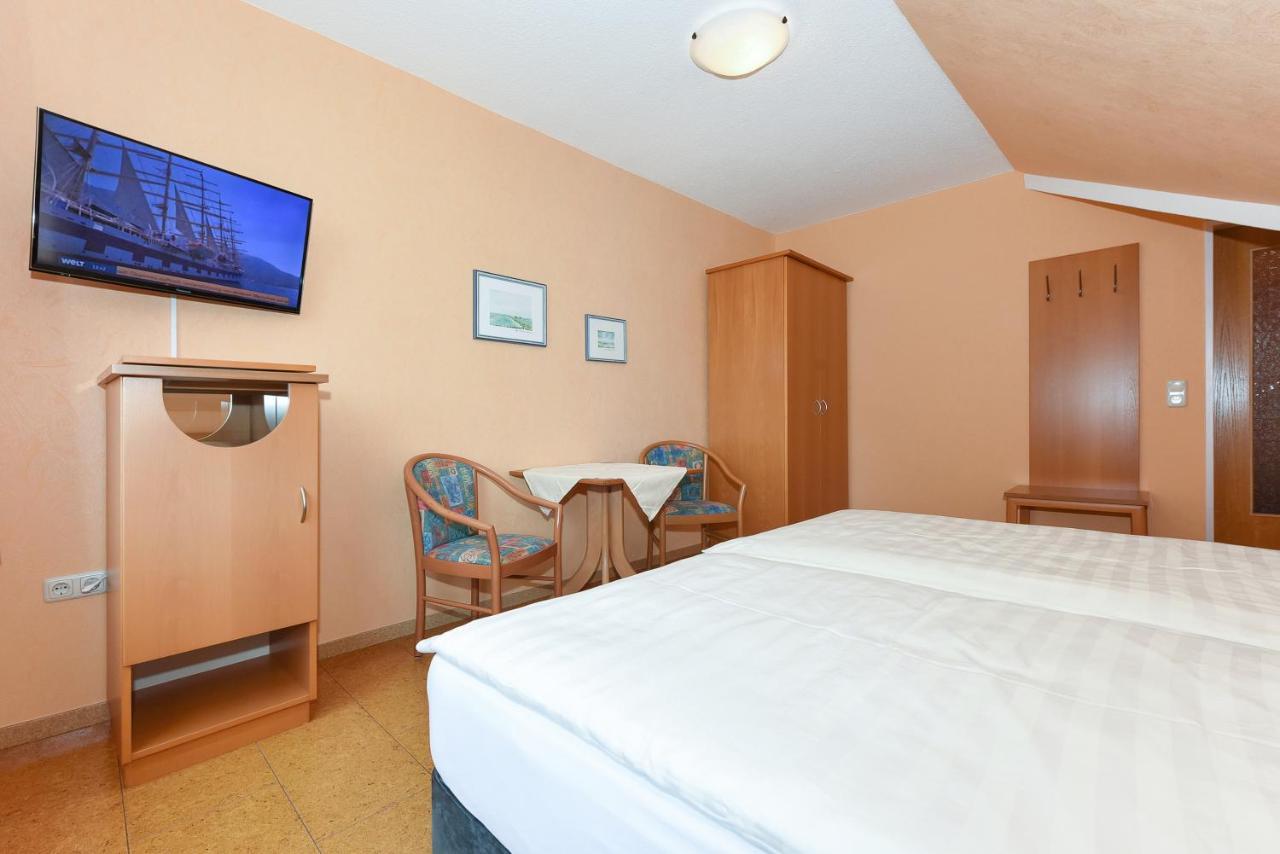 Hotel-Pension Altes Siel بينسيرسيال المظهر الخارجي الصورة