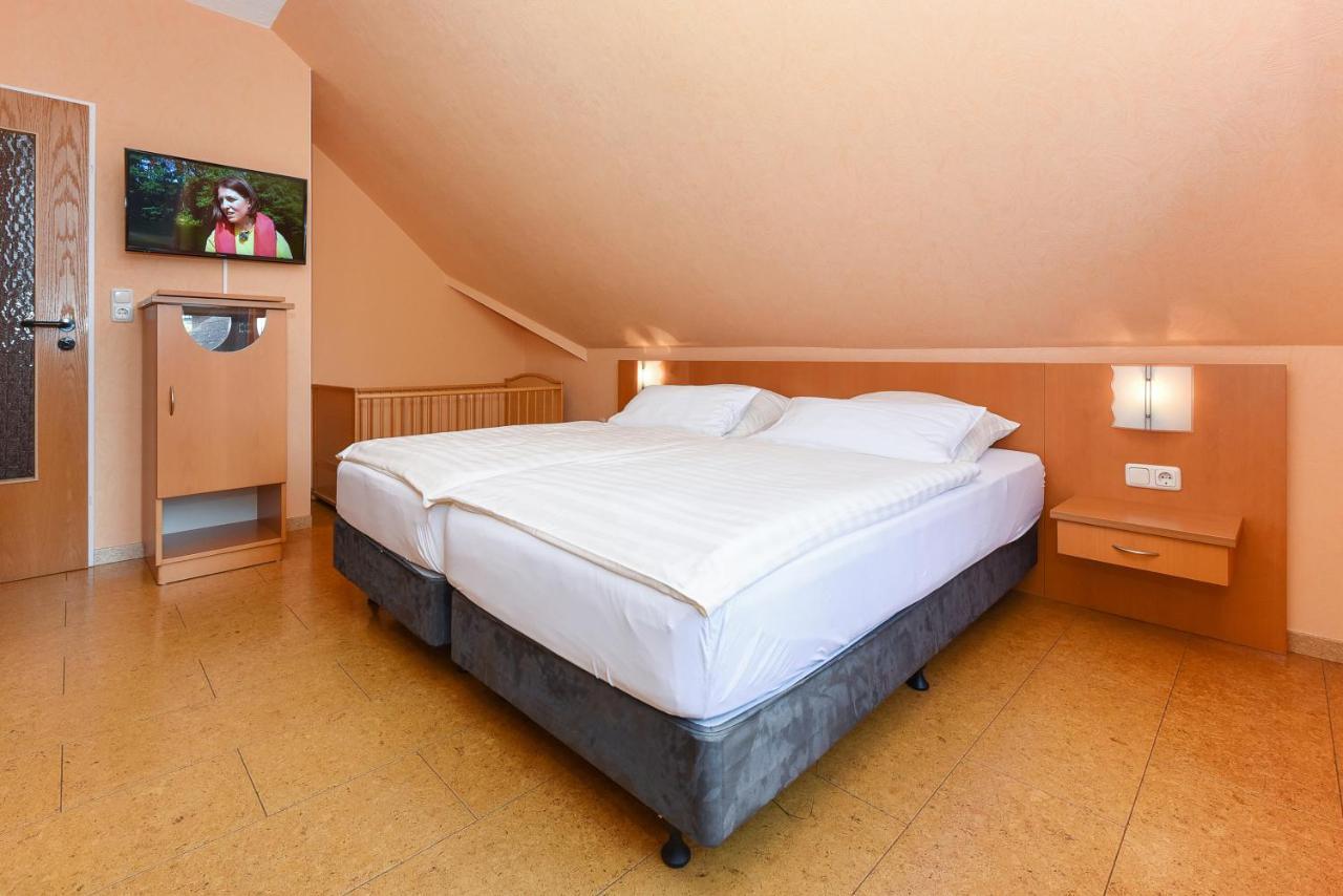 Hotel-Pension Altes Siel بينسيرسيال المظهر الخارجي الصورة
